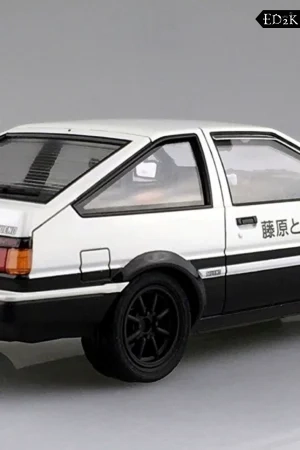 Aoshima - Initial D: Takumi Fujiwara | Toyota Corolla AE86 Model Kit